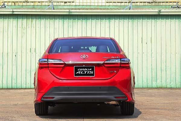 Đánh giá nhanh về cựu vương Corolla Altis 2021 tại Việt Nam