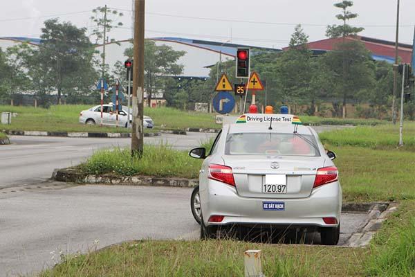 Địa chỉ học lái xe ô tô ở Hạ Long uy tín