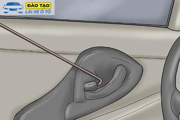 Cách mở cửa xe taxi an toàn