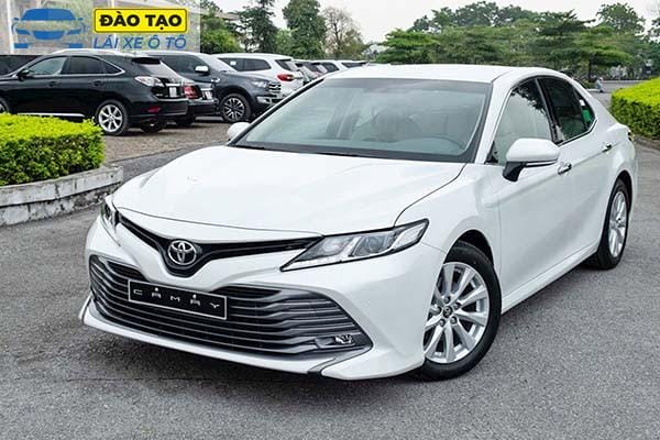 Hướng dẫn lái xe số tự động - Camry