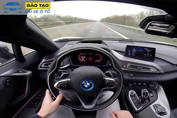 TOP 9 kỹ năng lái xe ô tô cực hay dành cho người mới